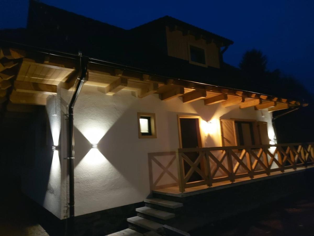 Chalupy Tri Grose Vlasky Bešeňová Buitenkant foto