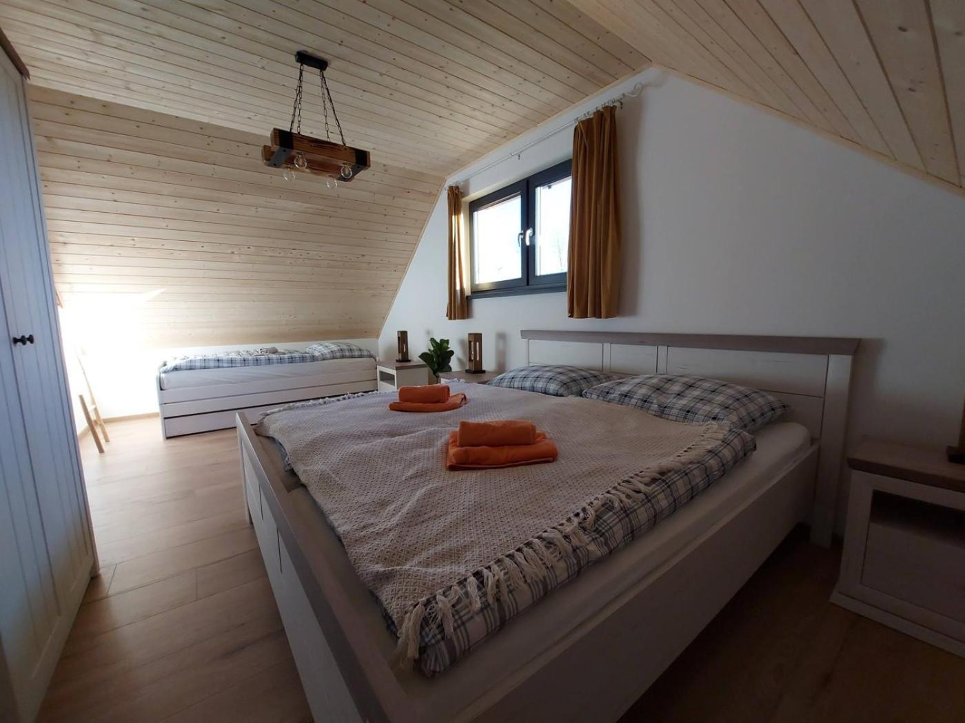Chalupy Tri Grose Vlasky Bešeňová Buitenkant foto