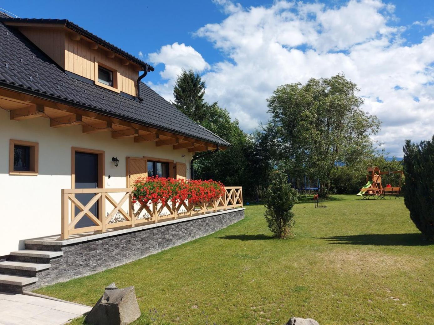 Chalupy Tri Grose Vlasky Bešeňová Buitenkant foto